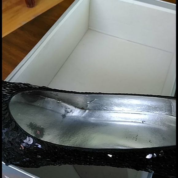 Shoes - Picture 3 of 7